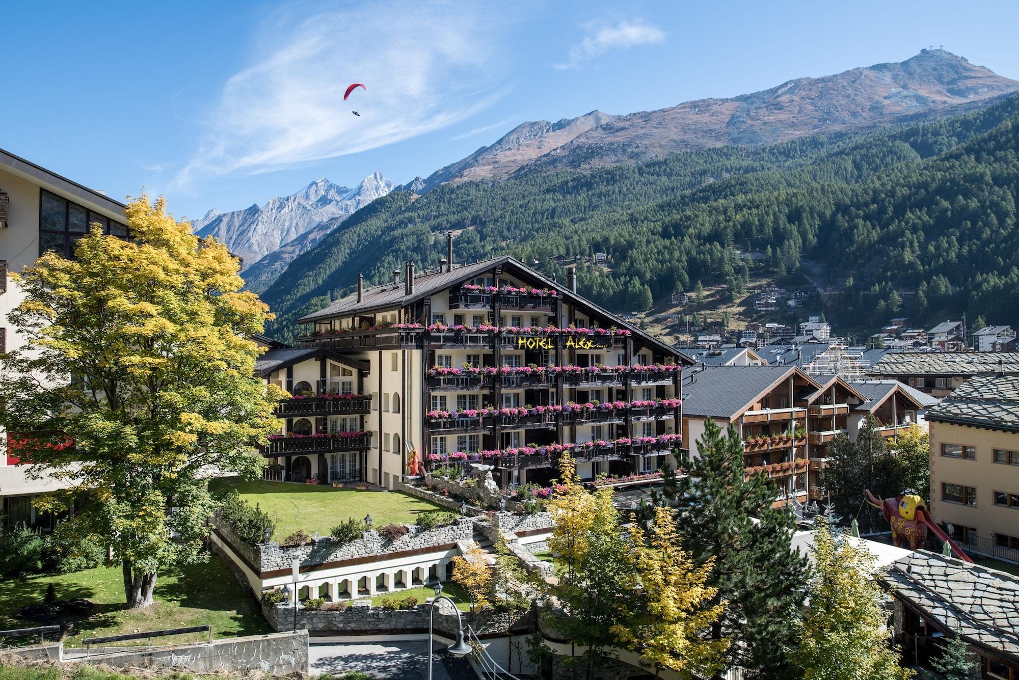 Hotel Butterfly, BW Signature Collection Zermatt Bagian luar foto